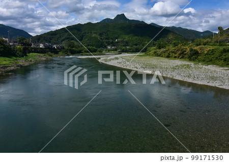 高知県越知町　植物博士牧野富太郎が愛した横倉山と清流仁淀川 99171530