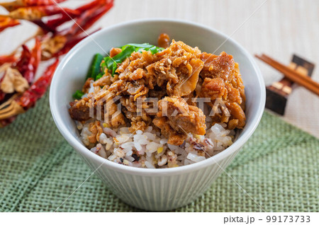 雑穀米の豚丼 雑穀米の豚丼 99173733