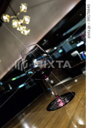 Wine 99176640