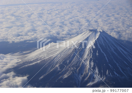 雲海の上の富士山 99177007