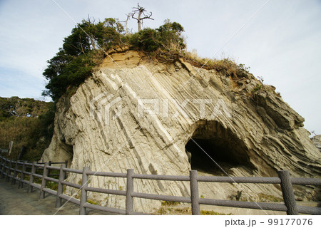 横須賀市立荒崎公園  十文字洞窟 99177076