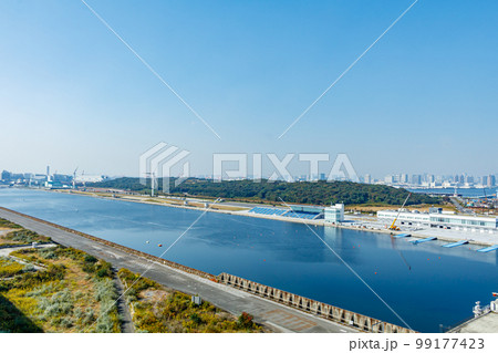【東京の都市風景】東京ゲートブリッジからの眺望(海の森水上競技場) 【東京の都市風景】東京ゲートブリッジからの眺望(海の森水上競技場) 99177423