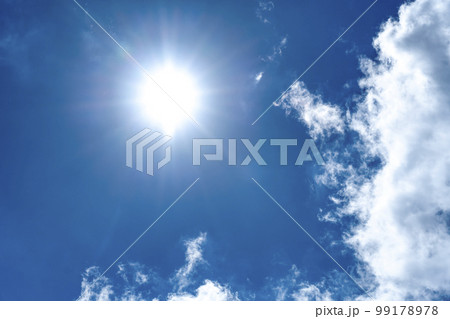夏空の太陽と雲 横浜 夏空の太陽と雲 横浜 99178978