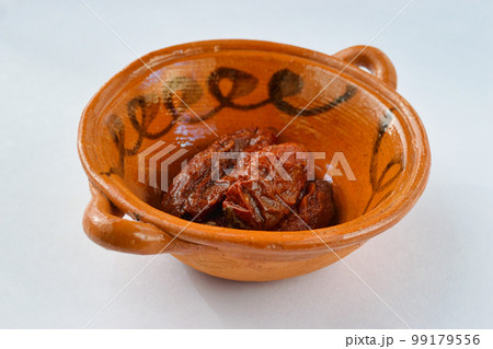 メキシコ料理のチレ・チポトレ (アドボソース漬け) メキシコ料理のチレ・チポトレ (アドボソース漬け) 99179556