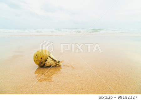 Light bulbs are waste and environmentally destructive. Rotten glass or plastic waste can damage the sea and aquatic organisms. Plastic waste is not biodegradable on its own. Light bulbs are waste and environmentally destructive. Rotten glass or plastic waste can damage the sea and aquatic organisms. Plastic waste is not biodegradable on its own. 99182327