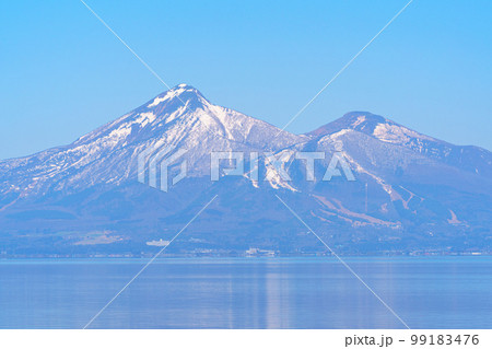 猪苗代湖と磐梯山 猪苗代湖と磐梯山 99183476