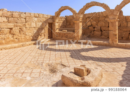 Qasr Al Hallabat desert castle, Jordan Qasr Al Hallabat desert castle, Jordan 99188064
