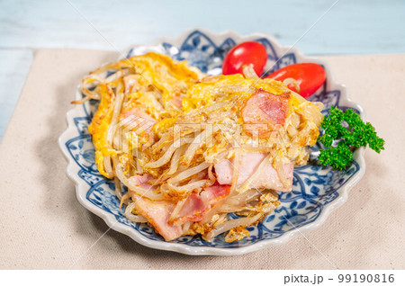 ベーコンともやしのオムレツ 99190816