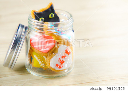 バレンタインとホワイトデー 99191596