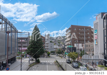 駅前風景　川西能勢口駅 99191615