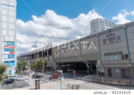 駅前風景　川西能勢口駅 99191616