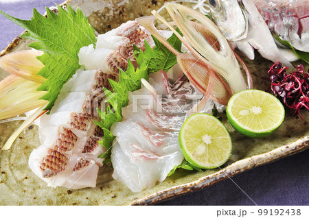 鯛の刺身 99192438