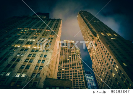 ニューヨークの街の夜景 ニューヨークの街の夜景 99192847