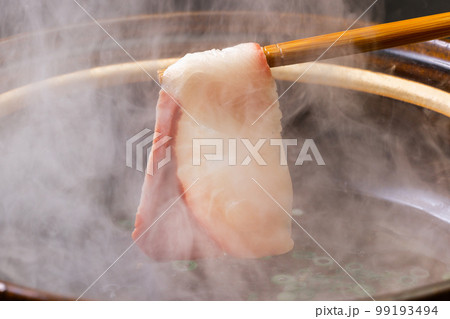 ぶりしゃぶ Shabu-shabu Japanese food of yellowtail ぶりしゃぶ Shabu-shabu Japanese food of yellowtail 99193494