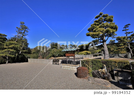 仁徳天皇陵・拝所（大阪府堺市） 99194352