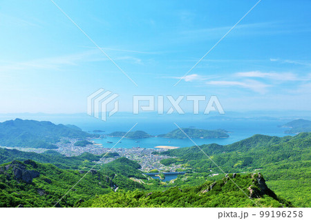 香川県 小豆島 青空の寒霞渓展望台からの風景 香川県 小豆島 青空の寒霞渓展望台からの風景 99196258