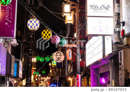 《東京都》ノスタルジックな飲み屋街・中野駅前 《東京都》ノスタルジックな飲み屋街・中野駅前 99197055