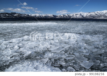 屈斜路湖 屈斜路湖 99198256