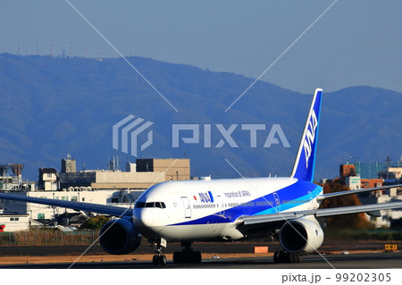 大阪国際空港 ANA 飛行機 離陸態勢 スカイパーク 大阪国際空港 ANA 飛行機 離陸態勢 スカイパーク 99202305
