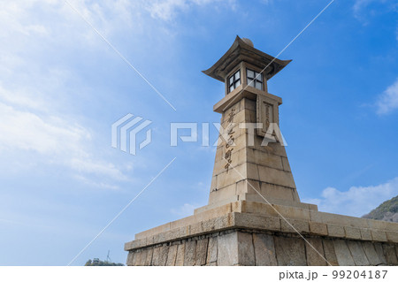 《広島県》鞆の浦の風景・常夜灯 99204187