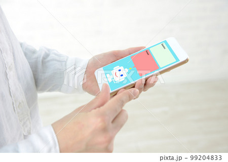 スマホのチャットボットイメージ 99204833