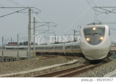 北陸本線 小松ー明峰 JR西日本 681系 T18+T31+T25編成(金沢) サンダーバード 北陸本線 小松ー明峰 JR西日本 681系 T18+T31+T25編成(金沢) サンダーバード 99205957