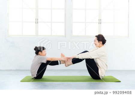 親子ヨガイメージ 親子ヨガイメージ 99209408