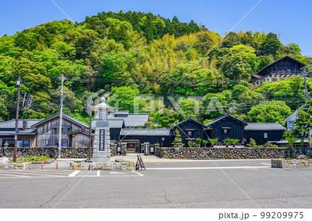 敦賀湾に面した北前船主集落(福井県南越前町) 敦賀湾に面した北前船主集落(福井県南越前町) 99209975