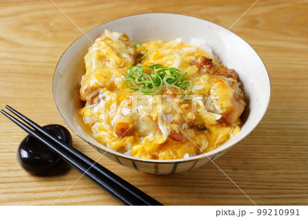 親子丼　和食 99210991