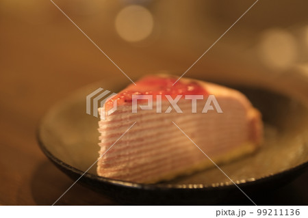 お家デザートのイチゴのミルクレープ 99211136