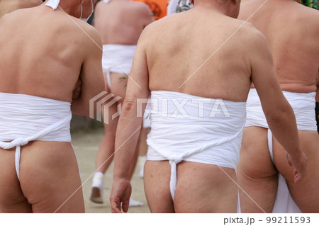 尾張大國霊神社国府宮はだか祭りの男達 尾張大國霊神社国府宮はだか祭りの男達 99211593