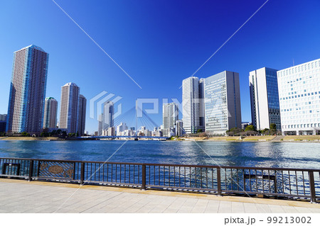 隅田川に掛かる中央大橋 99213002
