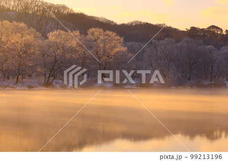 岩手県北上市 朝焼けの冬景色 岩手県北上市 朝焼けの冬景色 99213196