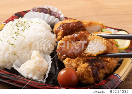 三元豚のとんかつ弁当 99214055