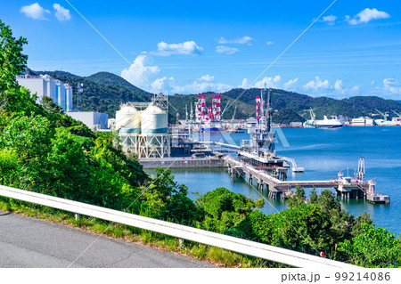 相生湾の火力発電所と造船所の風景2　兵庫県相生市 99214086