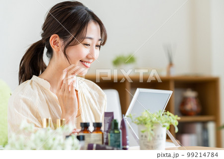若い女性のビューティ 若い女性のビューティ 99214784