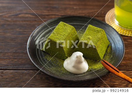 抹茶バウム　生クリーム添え 99214916