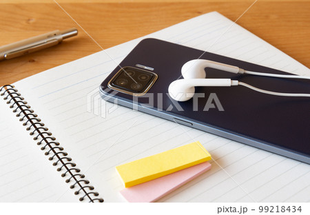 スマホとイヤホン オンライン学習 スマホとイヤホン オンライン学習 99218434