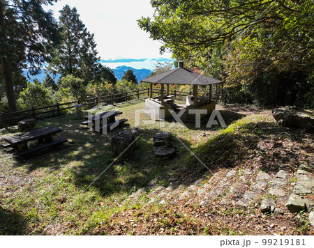 愛媛県宇和島市 高森山頂上休憩所 愛媛県宇和島市 高森山頂上休憩所 99219181