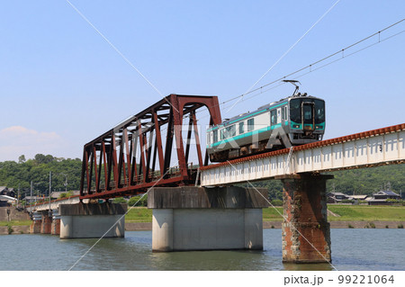 国包の鉄橋を渡る加古川線125系電車 99221064