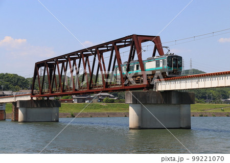 国包の鉄橋を渡る加古川線125系電車 99221070