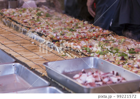 お祭り 　出店 　お好み焼き　焼きそば 　卵焼き　屋台 　縁日 99221572