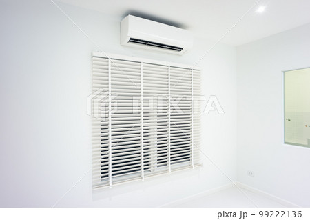 Venetian blind and air conditioner. Venetian blind and air conditioner. 99222136