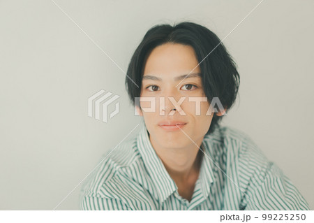 in his twenties  99225250