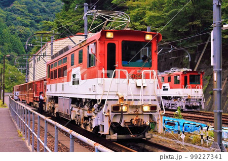 【大井川鐵道】井川線アプトいちしろ駅 ED90形電気機関車 【大井川鐵道】井川線アプトいちしろ駅 ED90形電気機関車 99227341
