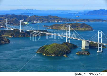 【愛媛県】快晴の来島海峡大橋の眺望（しまなみ海道） 99227429