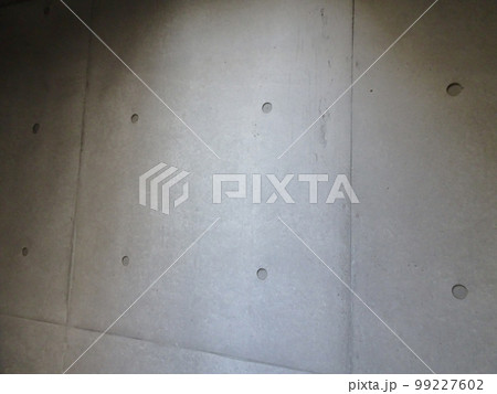 打ち放しのコンクリート壁 打ち放しのコンクリート壁 99227602