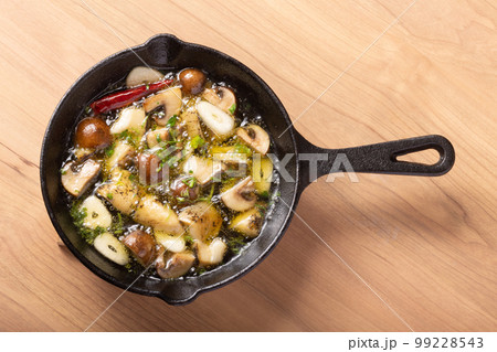 つぶ貝のアヒージョ 99228543