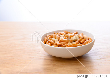 柿の種　柿ピー　昔ながらのお菓子　米菓 99231284