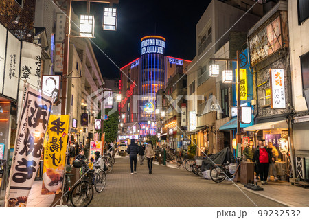 《東京都》夜の浅草・賑わう歓楽街 99232532
